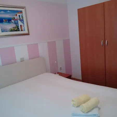 Apartman Lajos